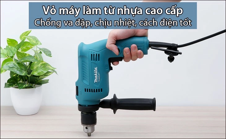 Máy khoan Makita có lớp vỏ cao cấp, khả năng chịu va đập và chịu nhiệt tốt