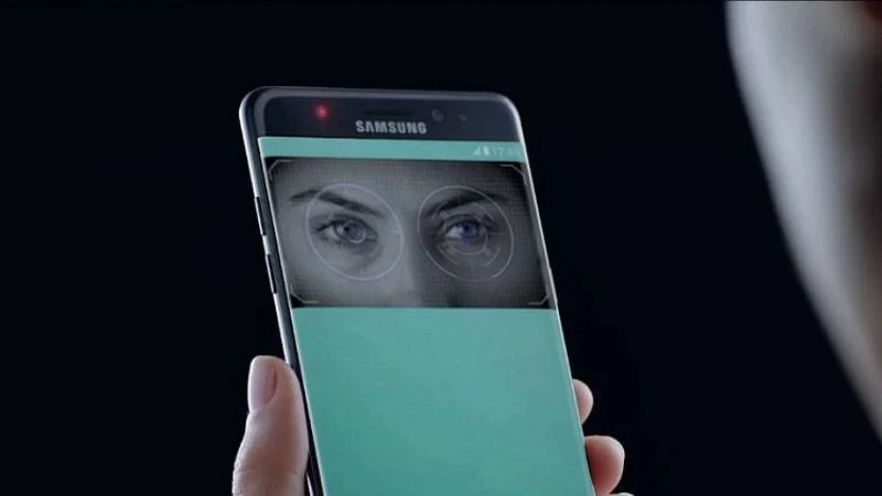 Các dòng điện thoại cao cấp của Samsung hiện nay đã được trang bị bảo mật với cảm biến mống mắt.