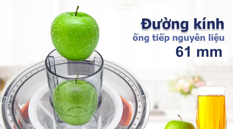 Máy ép trái cây BlueStone JEB-6519 có ống tiếp nguyên liệu lớn, bạn không còn cắt quá nhỏ nguyên liệu khi ép