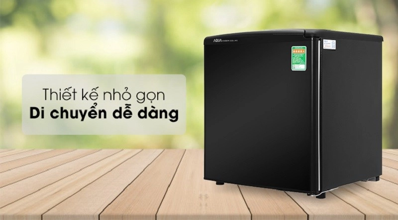 Tủ lạnh Aqua 50 lít AQR-D59FA(BS) sở hữu gam màu sang trọng, thiết kế hình vuông nhỏ gọn Tủ lạnh Aqua 50 lít AQR-D59FA(BS) sở hữu gam màu sang trọng, thiết kế hình vuông nhỏ gọn