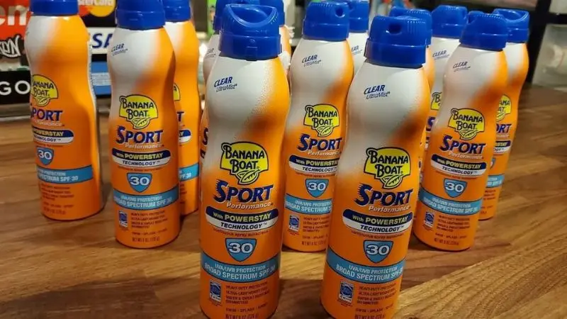 10 loại kem chống nắng toàn thân cần phải có trong mùa hè này 1 Banana Boat Sport Performance UltraMist Continuous Spray Sunscreen