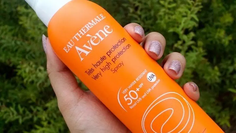 10 loại kem chống nắng toàn thân cần phải có trong mùa hè này 3 Xịt chống nắng toàn thân Avène Eau Thermale Spray SPF50+