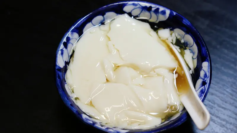 Món tào phớ béo mịn, thơm mùi lá dứa ngọt lành