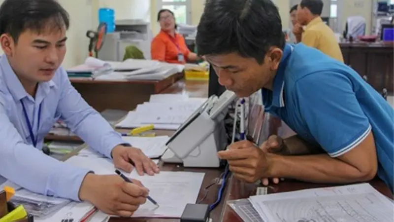 Cách phản ánh tình trạng trả căn cước công dân gắn chíp chậm