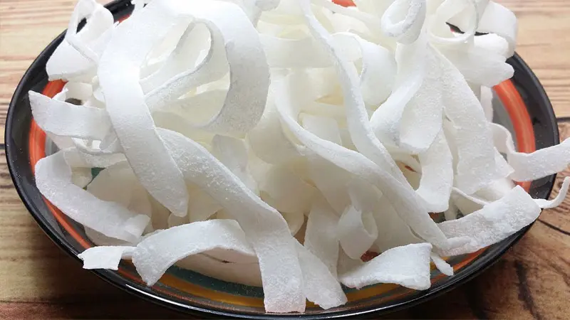 Cách làm mứt dừa màu vàng nghệ