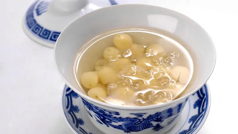 Thành phẩm tổ yến chưng đường phèn hạt sen