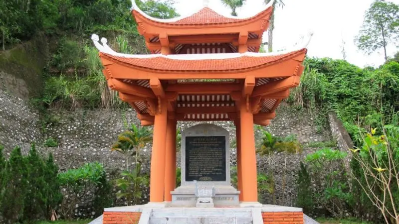 Phong Tuong Hill historical site