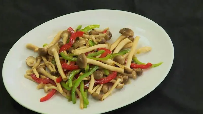 Nấm linh chi xào khế chua