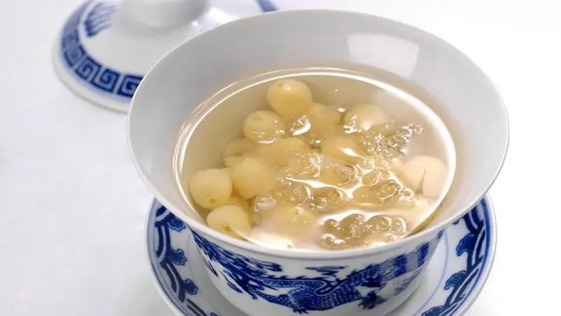 Chưng yến với táo đỏ