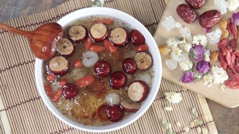 Bà bầu có nên ăn yến chưng