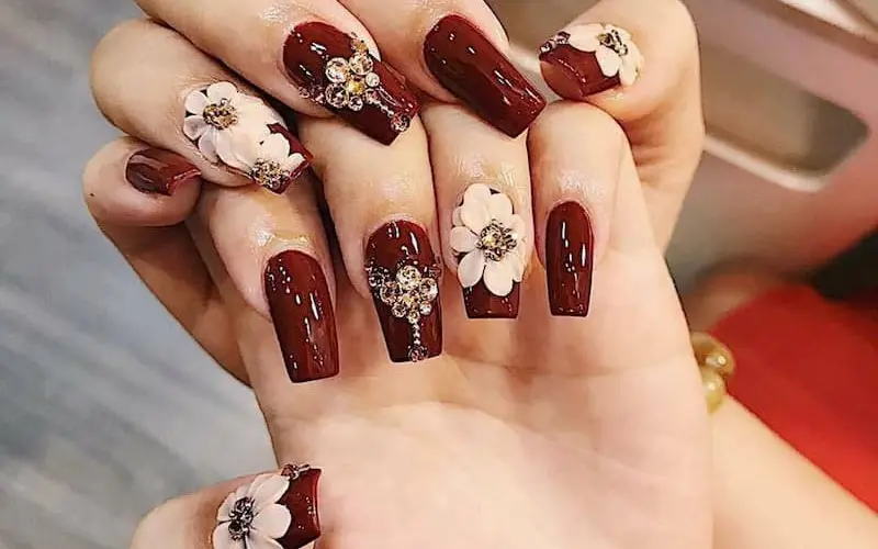 Mẫu nail đính họa Tết trăng sao
