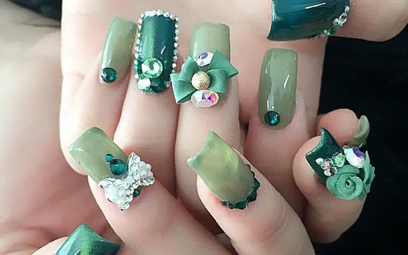 Mẫu nhũ kim tuyến đỏ đen