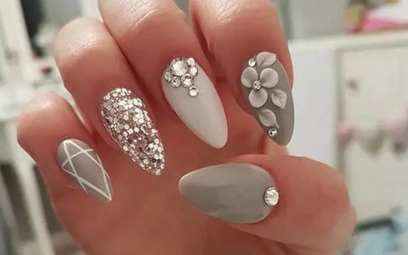 Mẫu nail trong suốt đám m-y