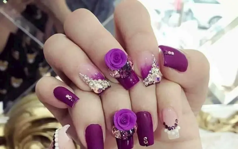 Mẫu nail trong suốt kẻ sọc