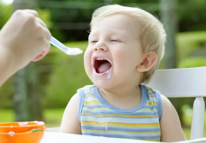 Sữa chua Vinamilk thích hợp sử dụng cho trẻ từ 6 tháng tuổi trở lên
