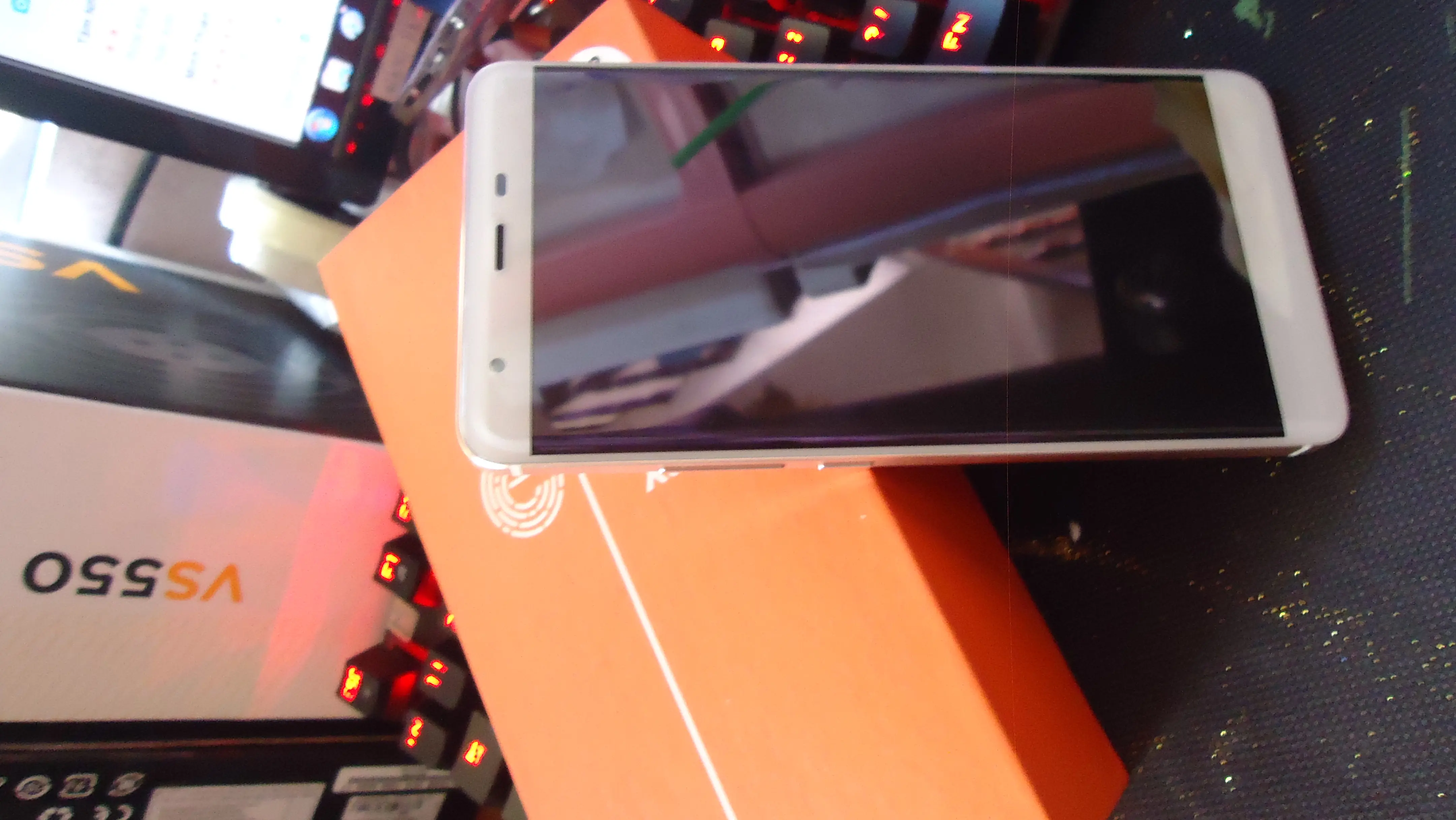 Khách hàng review Điện thoại Epic X9 Plus 1