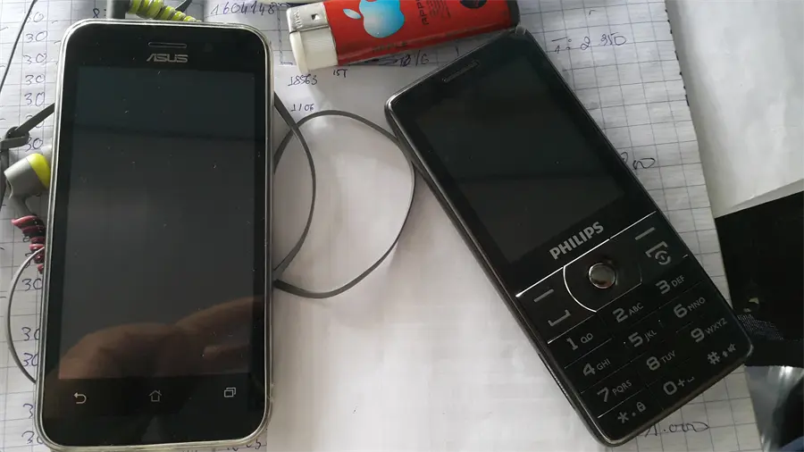 Khách hàng review Điện thoại Philips E570 1
