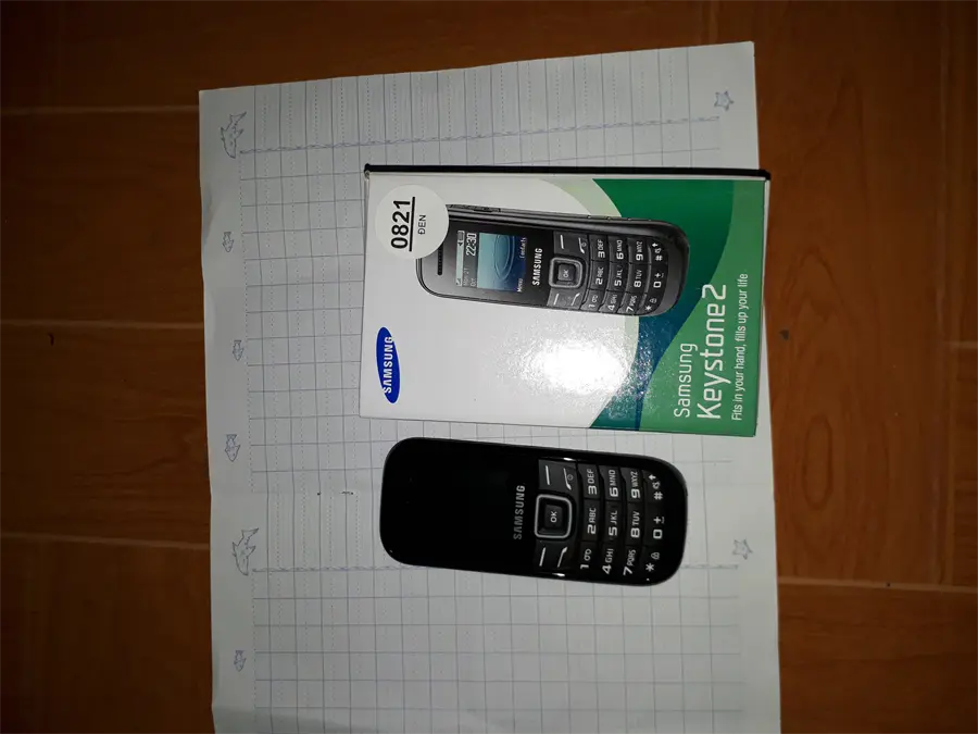 Khách hàng review Điện thoại Samsung E1200 3