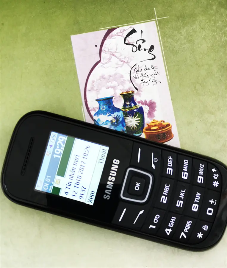 Khách hàng review Điện thoại Samsung E1200 2