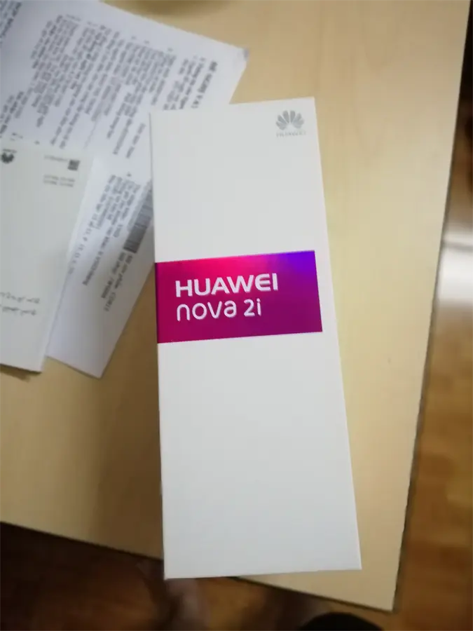 Khách hàng review Điện thoại Huawei Nova 2i 19