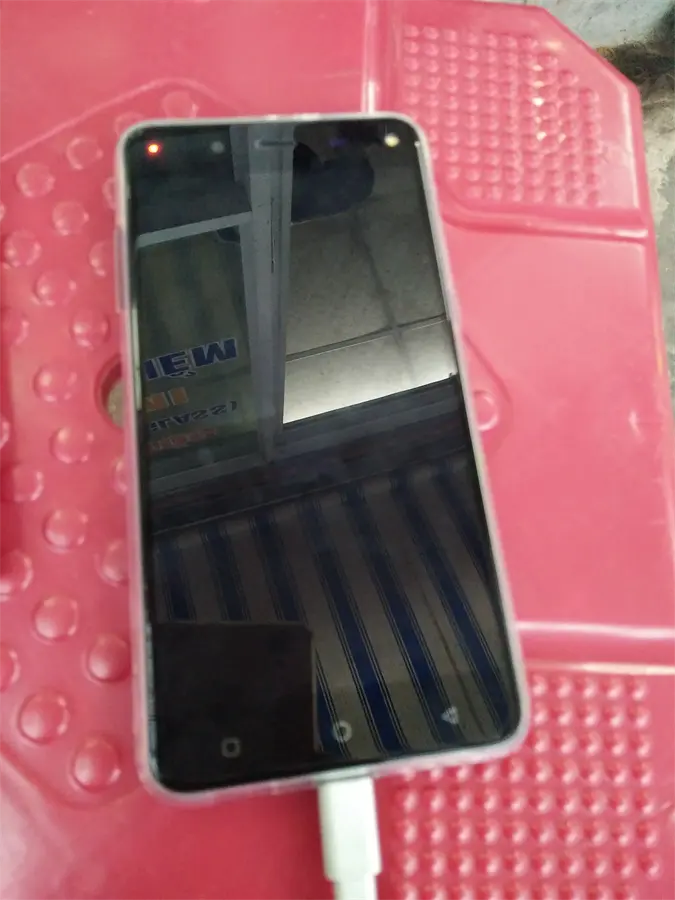 Khách hàng review Điện thoại Mobiistar Zumbo S2 1