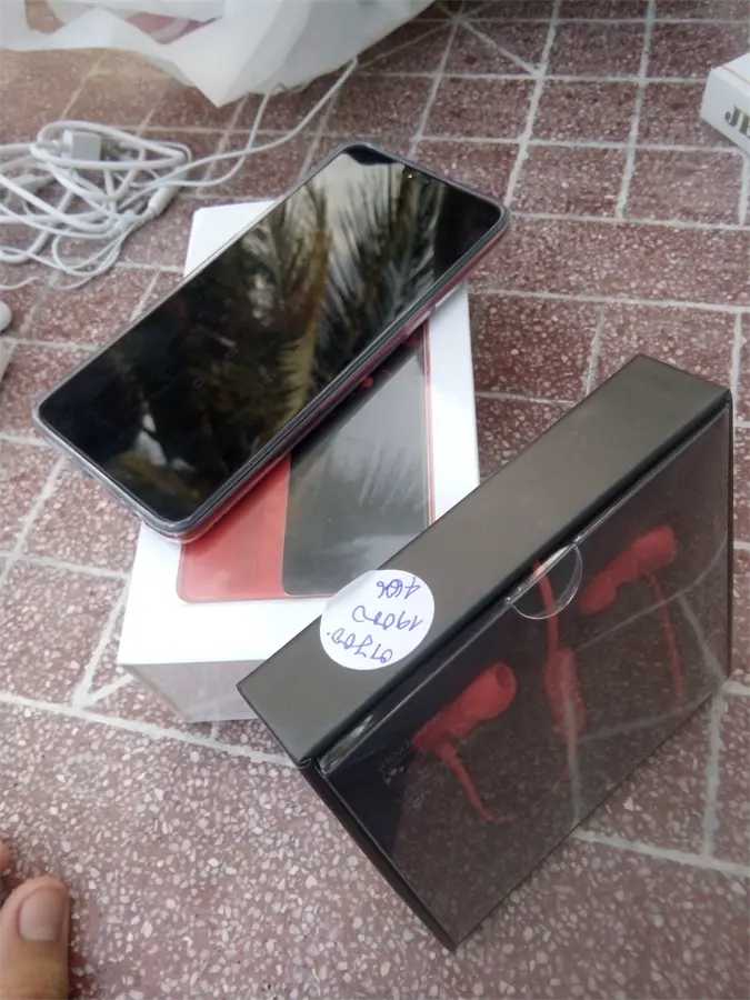 Khách hàng review Điện thoại OPPO F7 5
