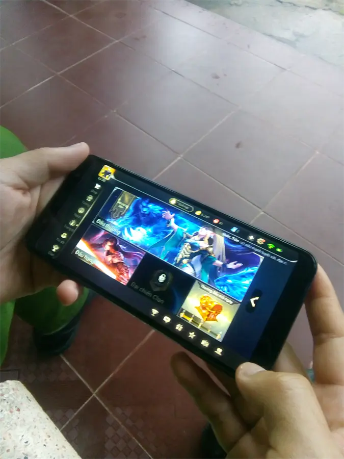 Khách hàng review Điện thoại Samsung Galaxy A6  (2018) 3