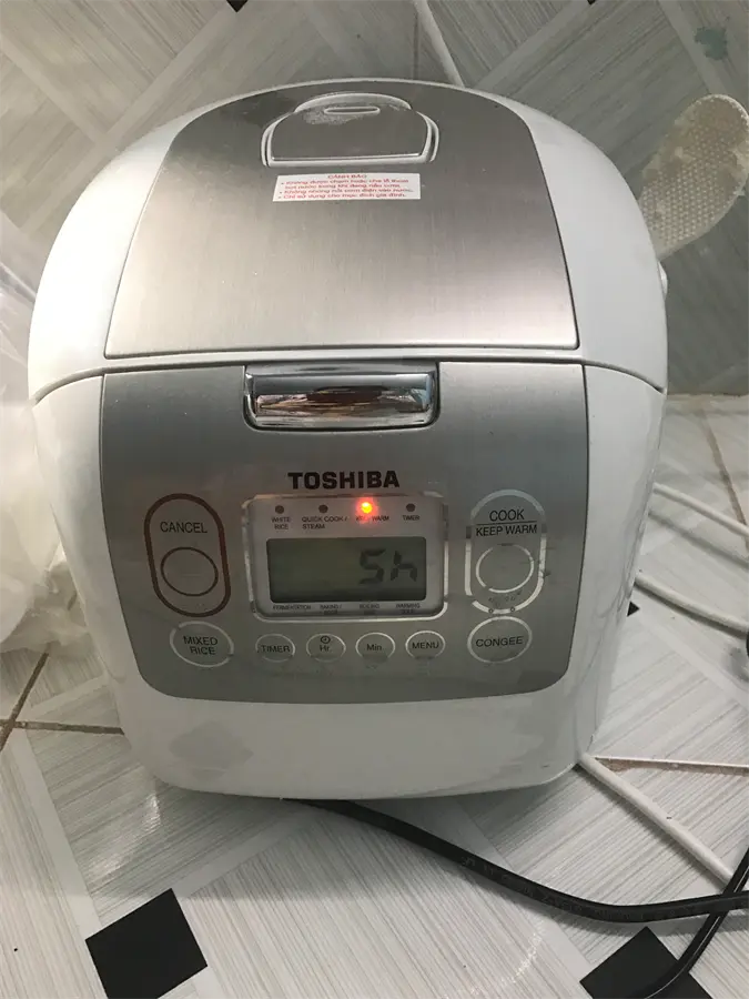 Khách hàng review Nồi cơm điện tử Toshiba 1.8 lít RC-18NMFVN(WT) 52