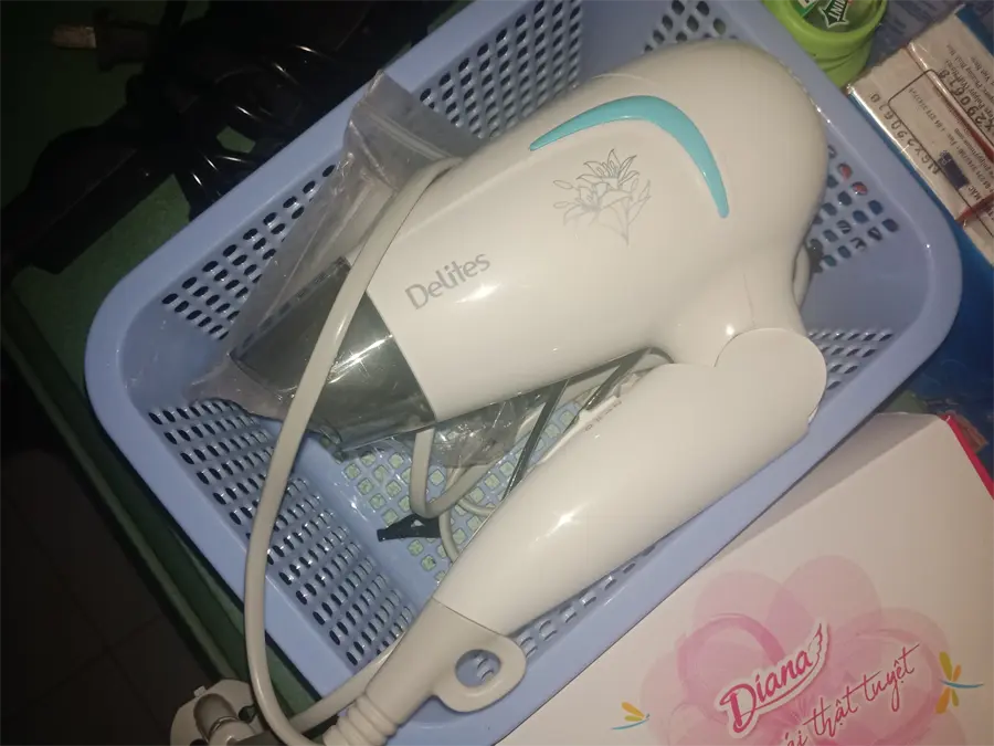 Khách hàng review Máy sấy tóc 1200W Delites MST02 31