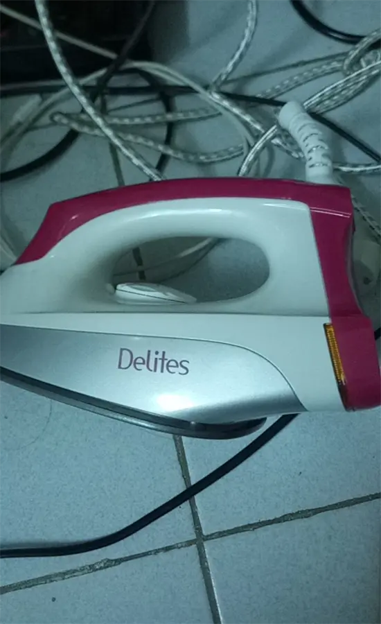 Khách hàng review Bàn ủi khô Delites BUK03 1100W 7