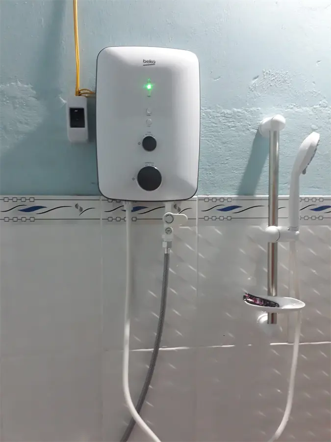 Khách hàng review Máy nước nóng trực tiếp Beko 3500W BWI35S1A-213 1