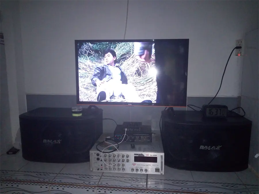 Khách hàng review Smart Tivi TCL 32 inch L32S62T 1
