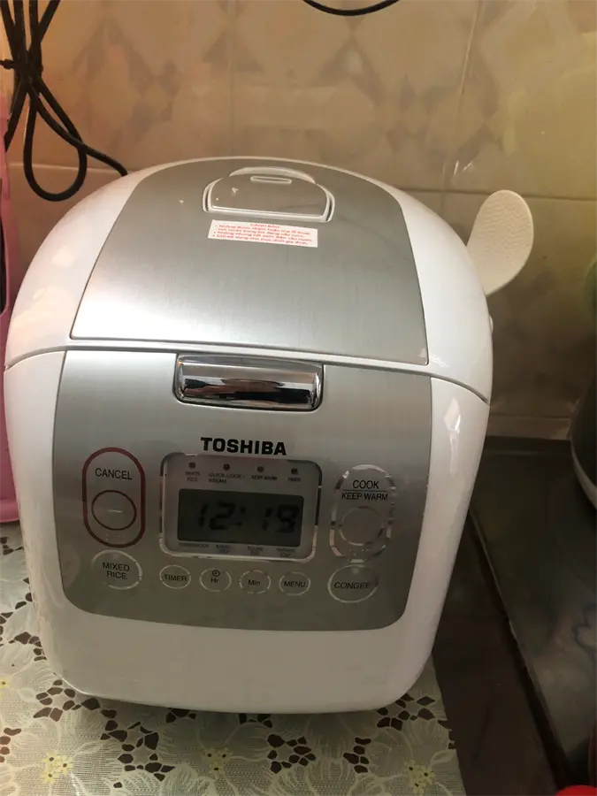 Khách hàng review Nồi cơm điện tử Toshiba 1.8 lít RC-18NMFVN(WT) 51