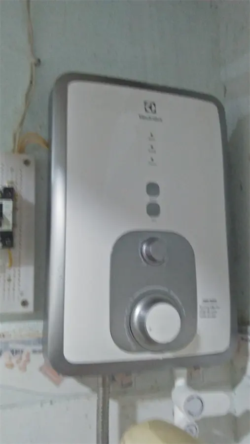 Khách hàng review Máy nước nóng Electrolux EWE351BA-DW 3.5 kW 1