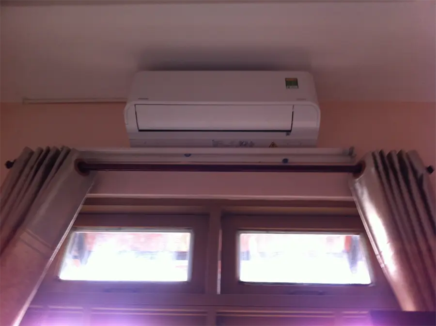 Khách hàng review Điều hòa Toshiba Inverter 9200 BTU RAS-H10PKCVG - V 3