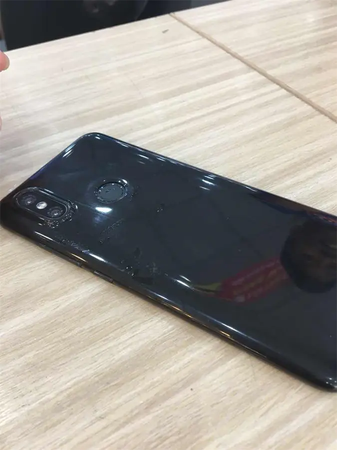 Khách hàng review Điện thoại Xiaomi Mi A2 1