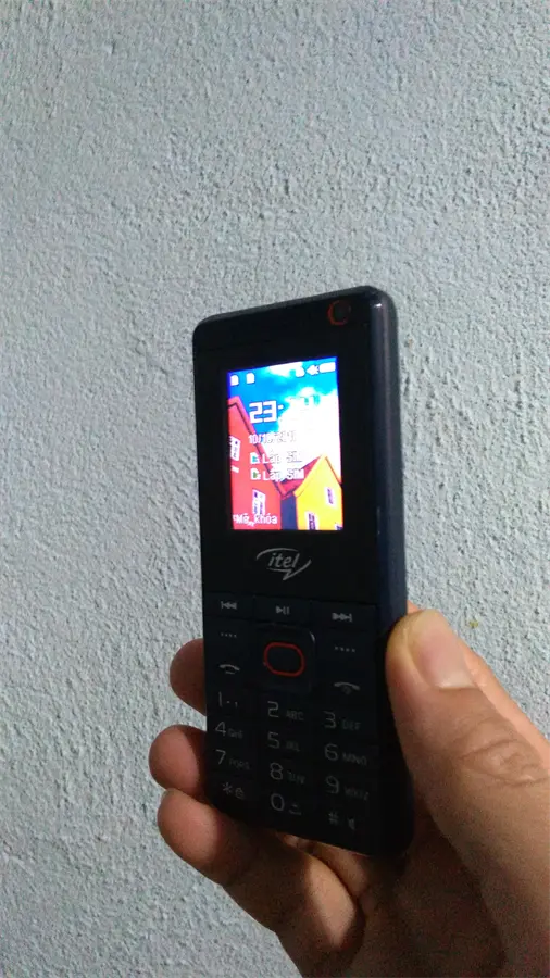 Khách hàng review Điện thoại Itel it2180 1