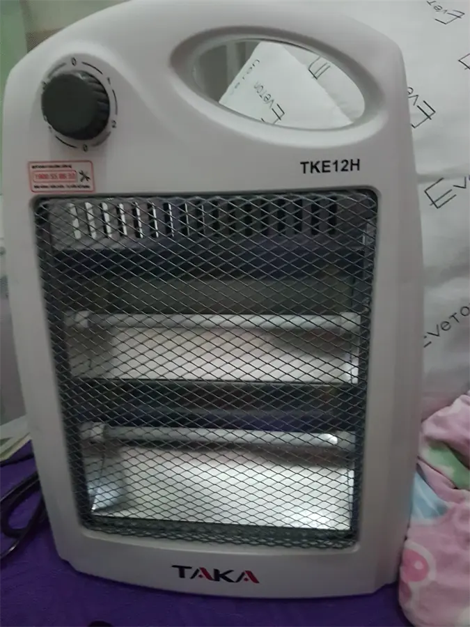 Khách hàng review Quạt sưởi halogen Taka TKE12H 800 W 2