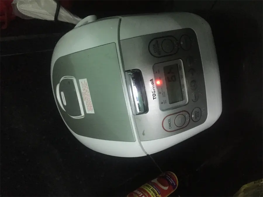 Khách hàng review Nồi cơm điện tử Toshiba 1 lít RC-10NMFVN(WT) 13
