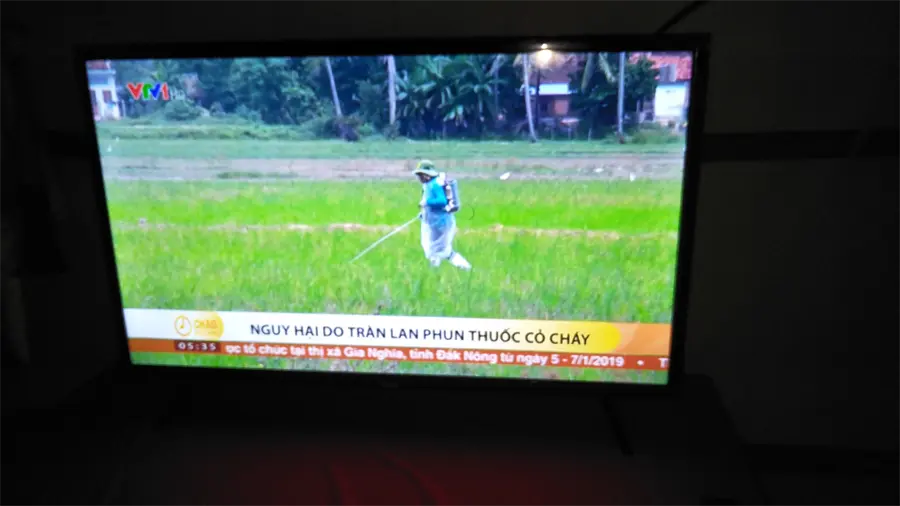 Khách hàng review Tivi TCL 32 inch L32D3000 11