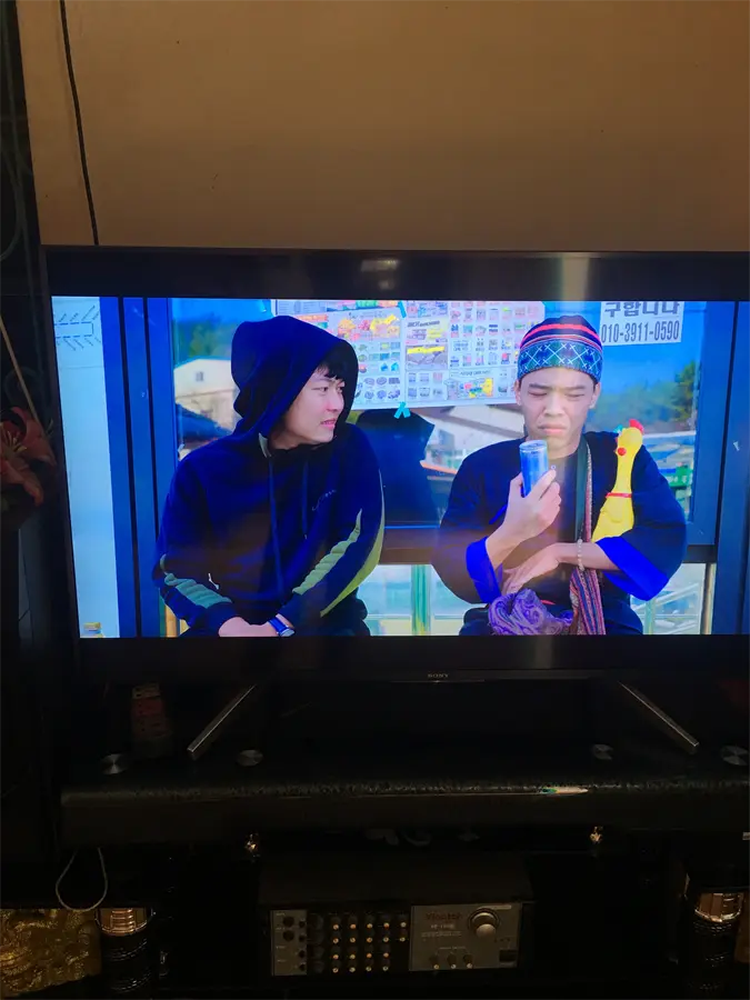 hách hàng review Android Tivi Sony 4K 49 inch KD-49X8500F 6