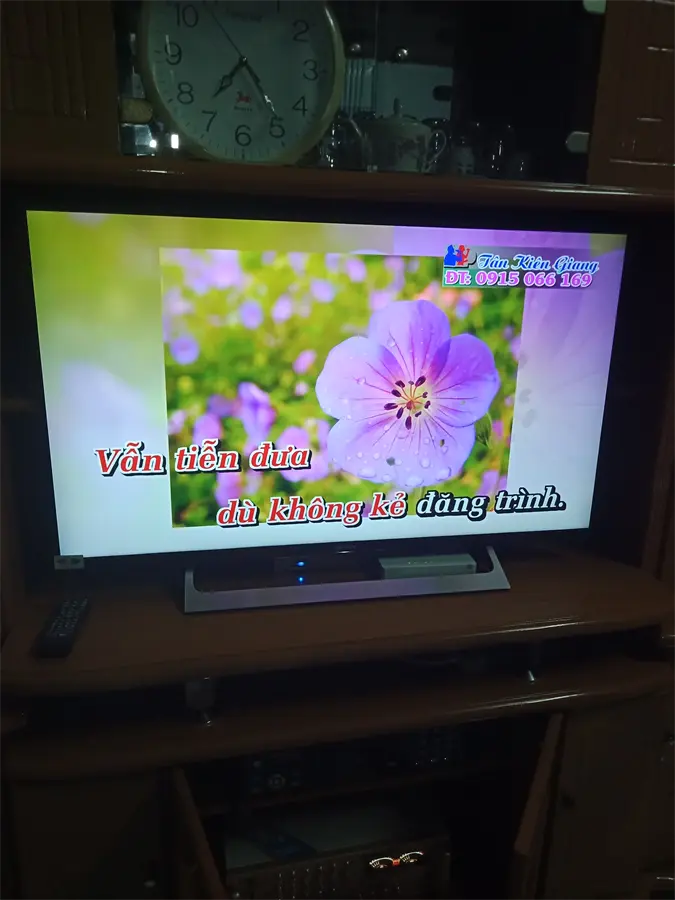 Khách hàng review Android Tivi Sony 4K 43 inch KD-43X8000E 56