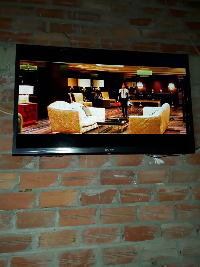 Khách hàng review Smart Tivi Sony 32 inch KDL-32W610F 36