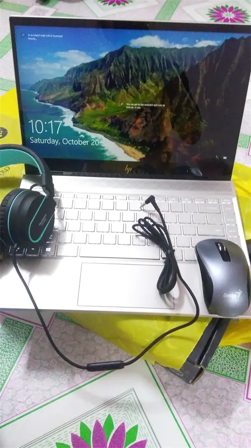 Khách hàng review Laptop HP Envy 13 ah0025TU i5 8250U/8GB/128GB/Win10/(4ME92PA) 2