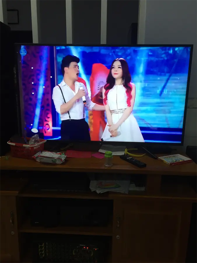 Khách hàng review Smart Tivi Sony 50 inch KDL-50W660F 16