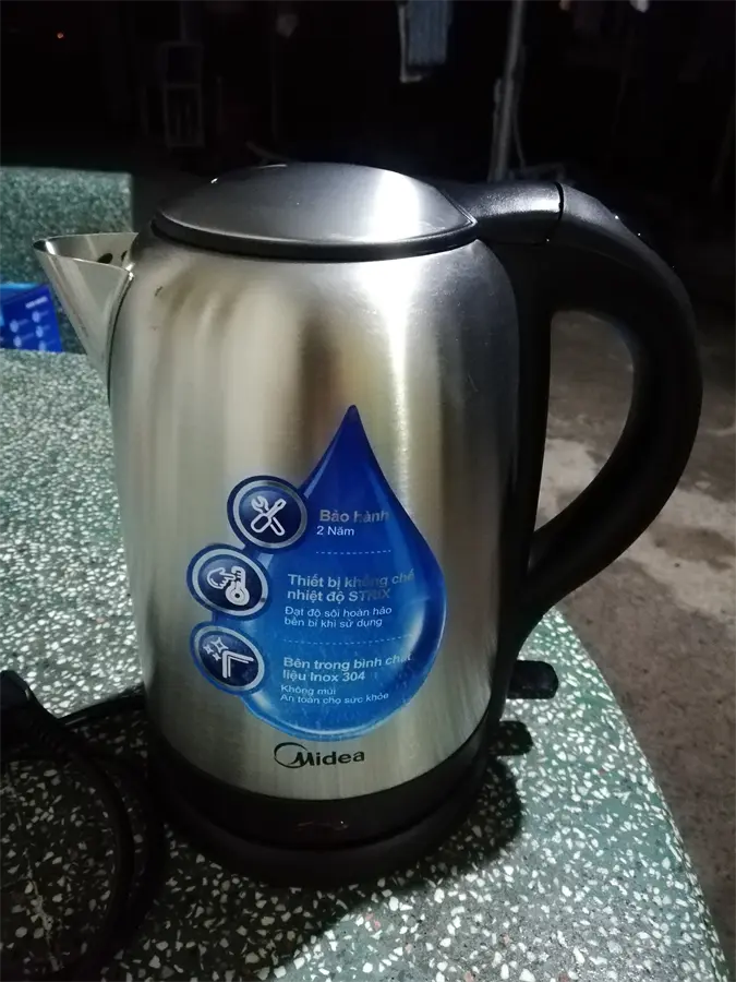 Khách hàng review Ấm đun siêu tốc Midea 1.7 lít MK-17SS 6