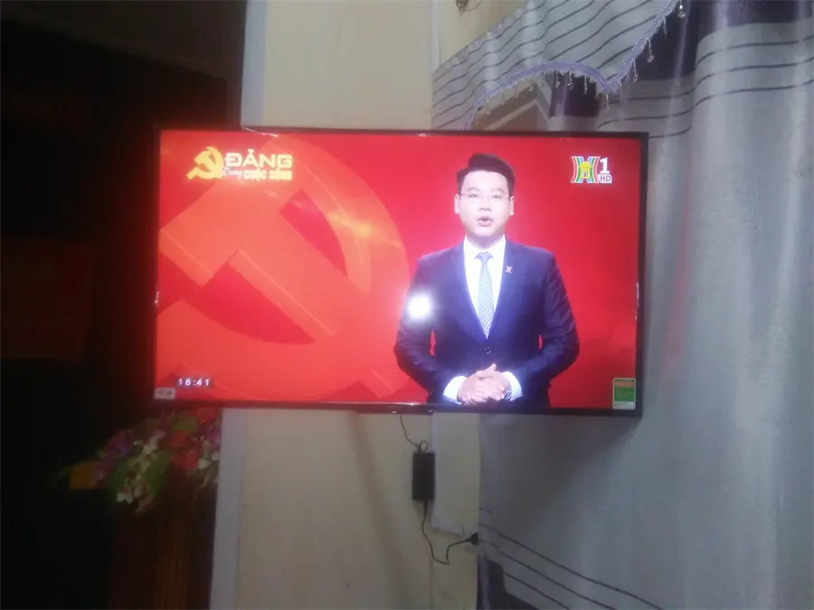 Khách hàng review Smart Tivi Sony 50 inch KDL-50W660F 8