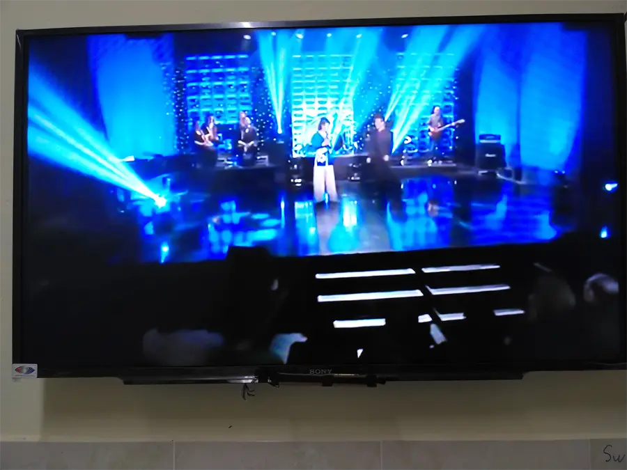 Khách hàng review Smart Tivi Sony 48 inch KDL-48W650D 8