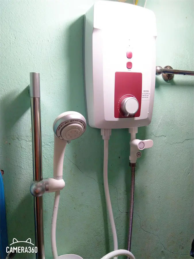 Khách hàng review Máy nước nóng Electrolux EWE451GX-DWR 1