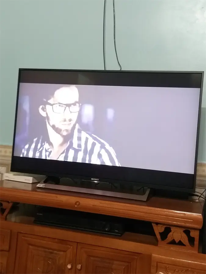 Khách hàng review Android Tivi Sony 4K 43 inch KD-43X8000E 15